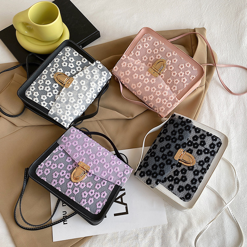Foreign trade small bag female 2021 new fashion lace shoulder bag all hand crossbody bag hand bag wholesale female