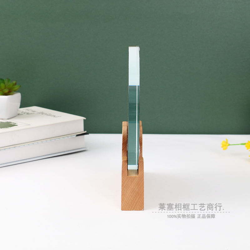 Custom-made round glass crystal trophies, high-end and elegant, with creative engraved solid wood MEDALS and authorized plates, thickened Application Scenario