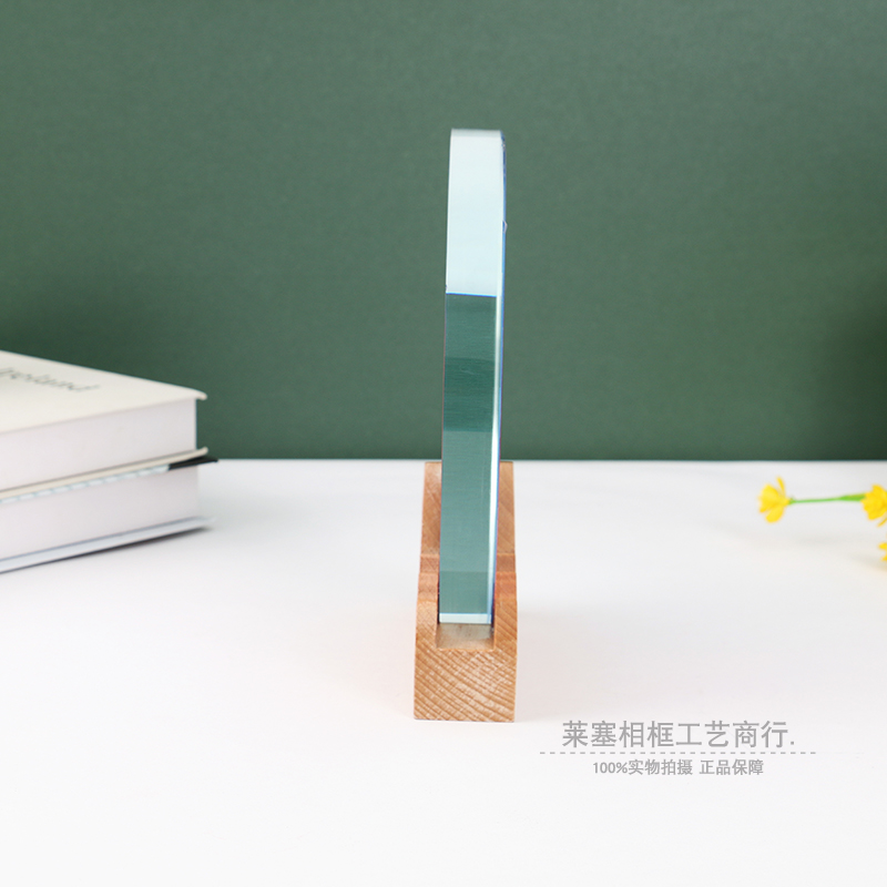 Customized creative crystal trophies, competition anniversary crystal trophies, souvenirs, authorization plates, engraved glass MEDALS Application Scenario