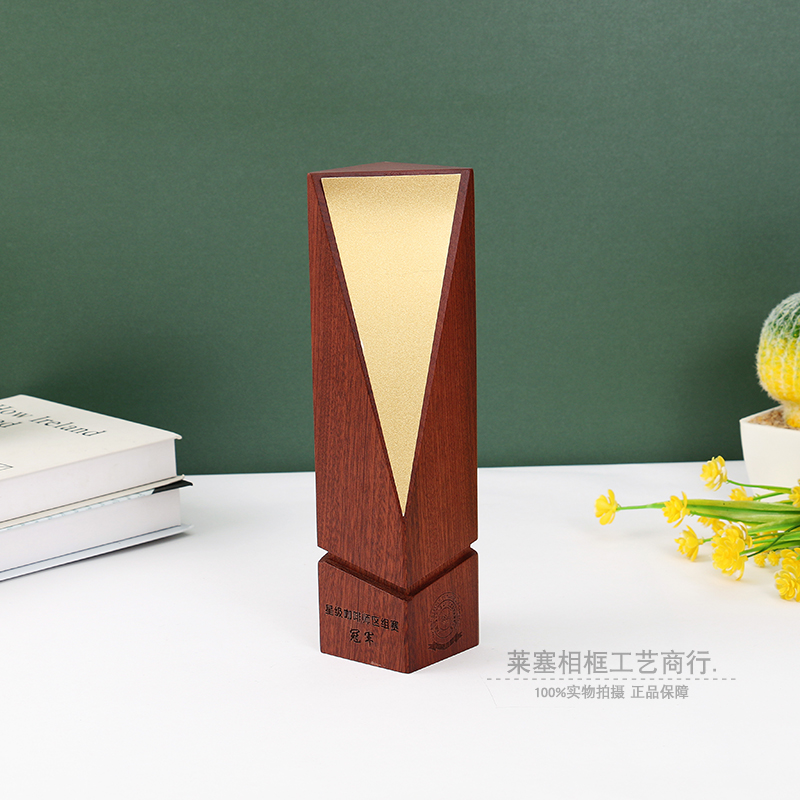 We supply and produce wooden trophy stands, wooden bases, custom-made trophies for various competitions, and commemorative gifts for employees of ogo enterprises Application Scenario