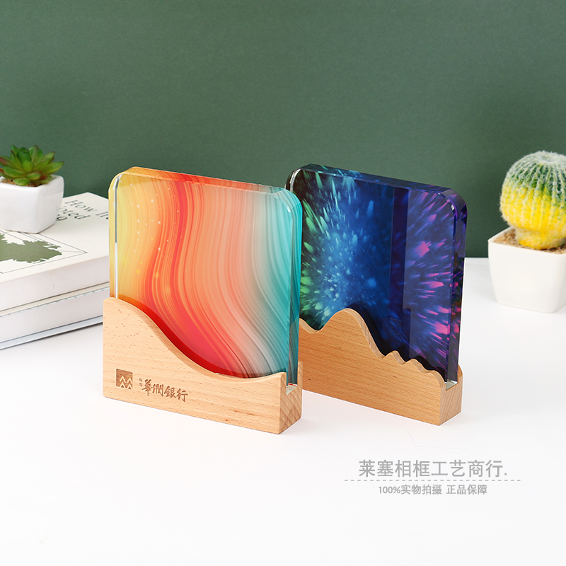 Thickened wooden creative crystal high-end and elegant decorative items, enterprise company outstanding employee department medal handicrafts details Picture