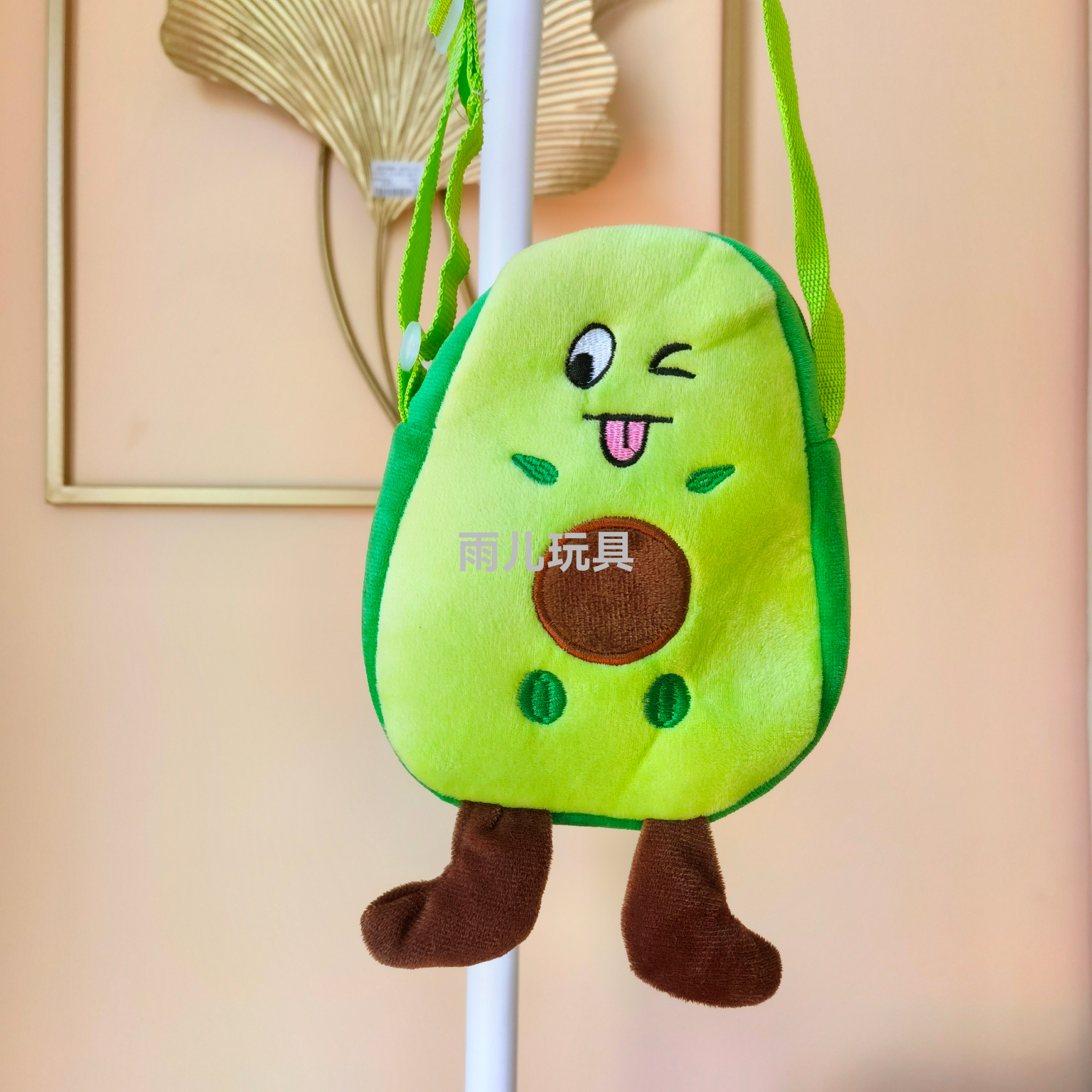 Plush toy bag, children's crossbody bag, avocado crossbody bag, cartoon embroidery bag, avocado crossbody bag, children's bag Application Scenario