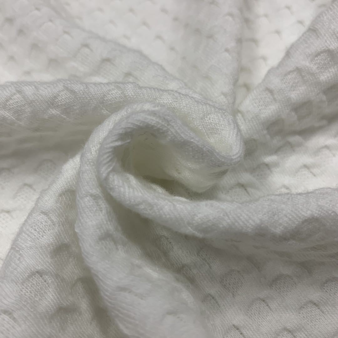 The manufacturer supplies TC small checkered waffle and polyester-cotton small checkered waffle bathrobes and pajamas fabric