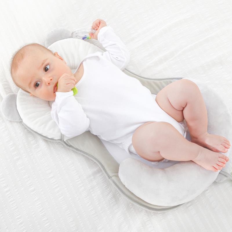 新款0-1岁新生儿宝宝定位睡垫宝宝带牙胶防偏头纠正婴儿睡垫现货