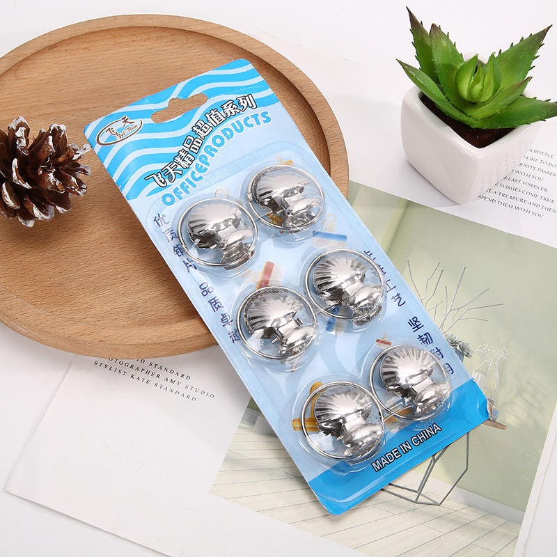 Factory direct sales of large-circle shell-shaped curtain clips, shell clips, hardware accessories, curtain clips, hanging type Application Scenario