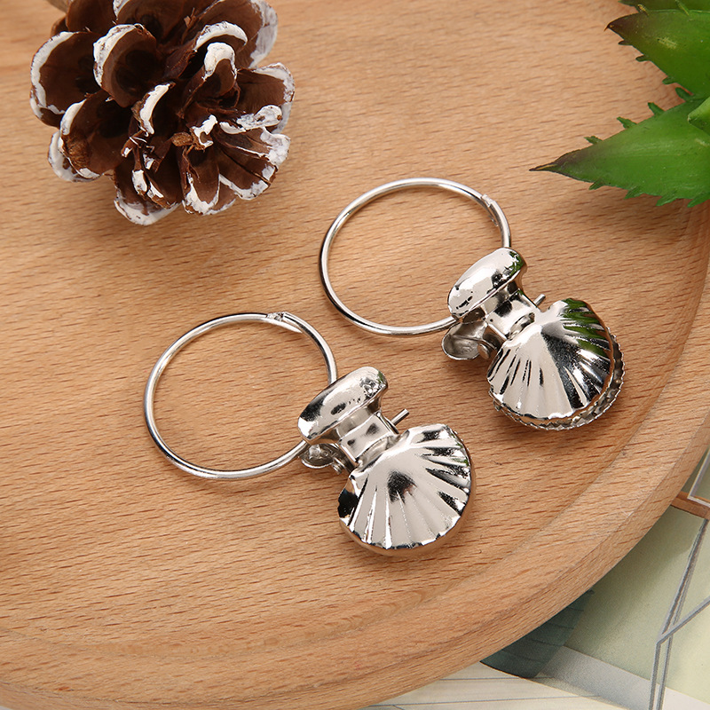 Factory direct sales of large-circle shell-shaped curtain clips, shell clips, hardware accessories, curtain clips, hanging type details Picture