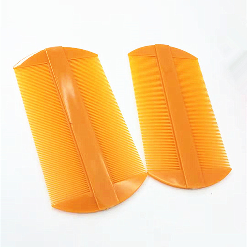 Two sets of grates for household use to remove lice from the scalp. One or two yuan. Available from street vendors Application Scenario