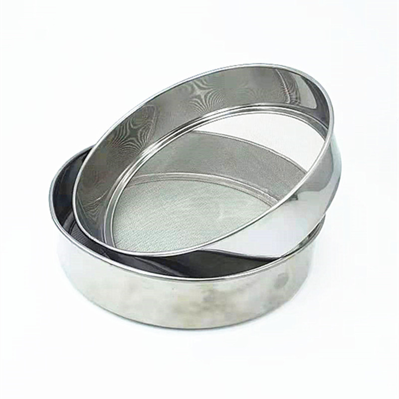 2-yuan store baking tool: 15 cm stainless steel small flour sieve, 2-yuan net sieve, street stall supply details Picture