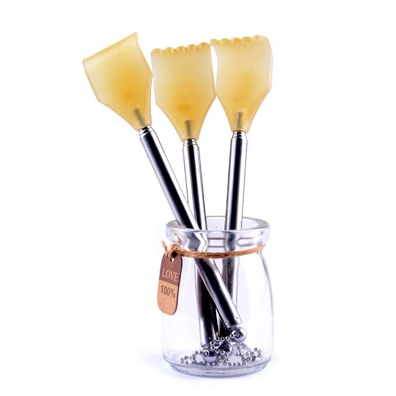 Wholesale of the new four-section stainless steel telescopic itch-grabbing device for the elderly Item Picture