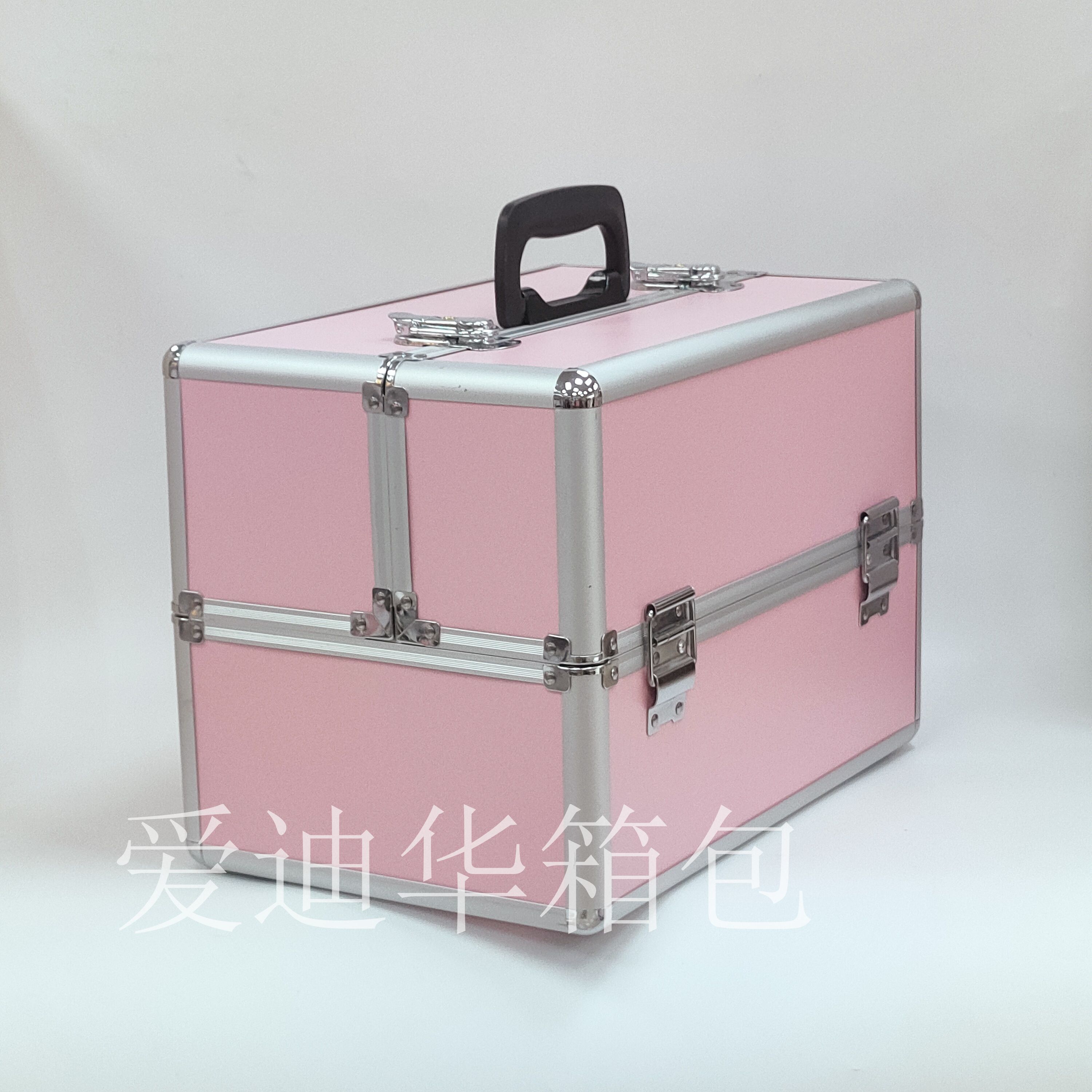 Aidihua's new fashionable bestseller, a large-capacity professional portable makeup case in aluminum Application Scenario
