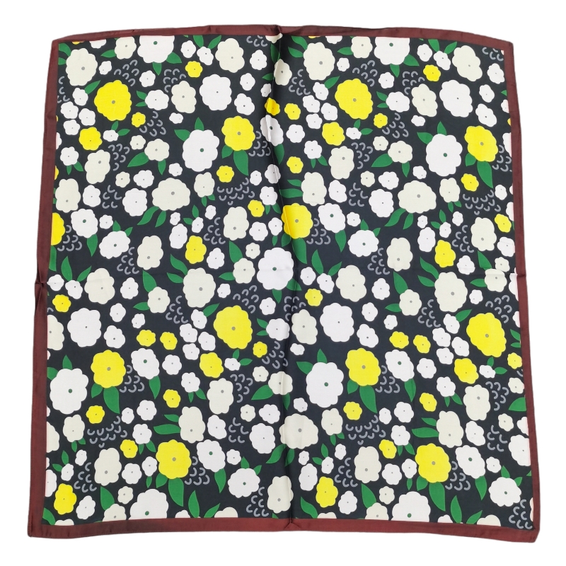 Yiwu buyer alliance imitation silk 70 square gentle flower cat printed silk scarf four seasons available spot Amazon