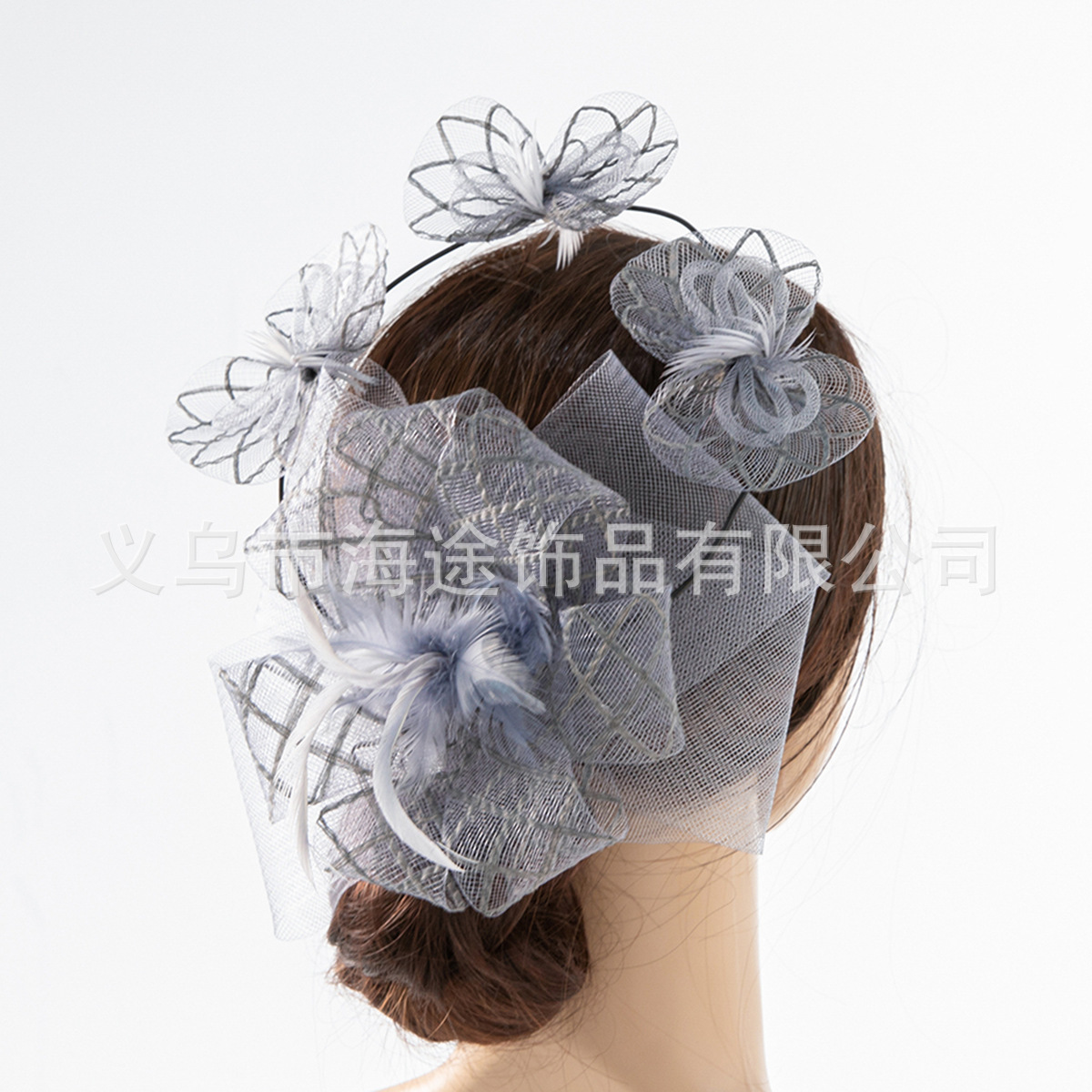 New forest-themed creative silver feather mesh flower headwear, European and American fashionable hair clips, any style bridal hair accessory Specification image