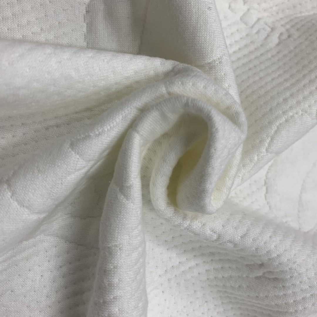 The manufacturer supplies all-polyester jacquard interlaced air layers and all-polyester jacquard air layers