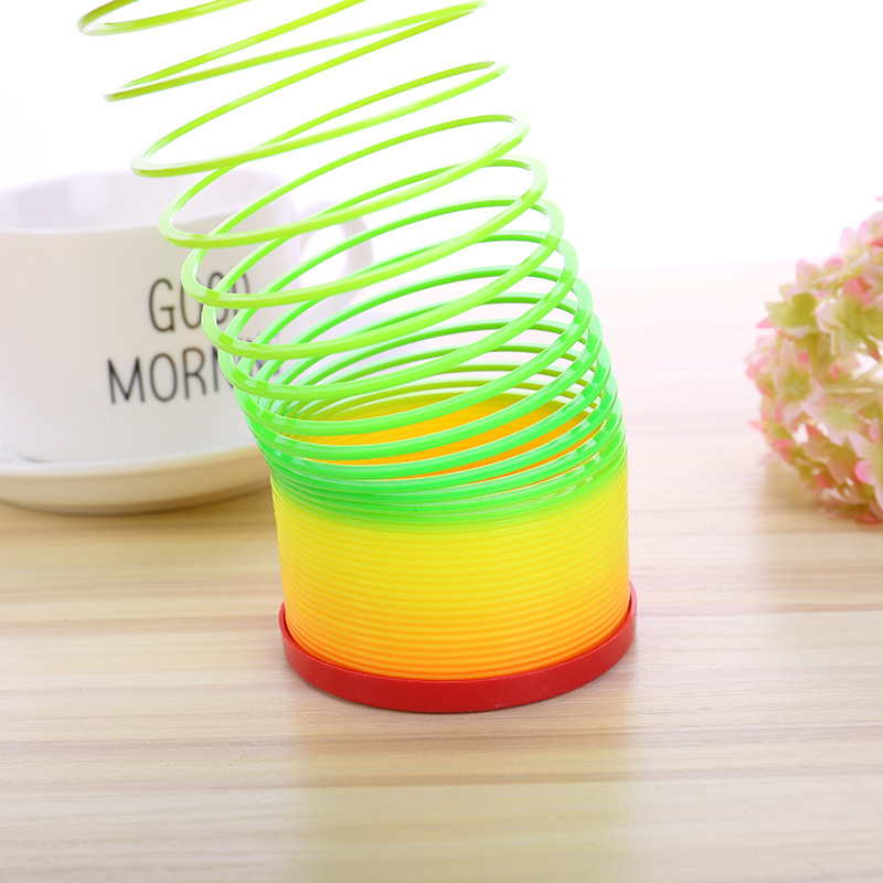 129.119 Rainbow rings, Jenga elastic rings, plastic spring rings, rainbow rings that can climb stairs Application Scenario