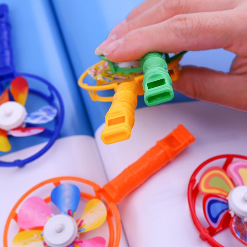 Colorful windmills with windmills, children's creative windmills, colorful plastic windmills, small gifts, primary school students' toys Application Scenario