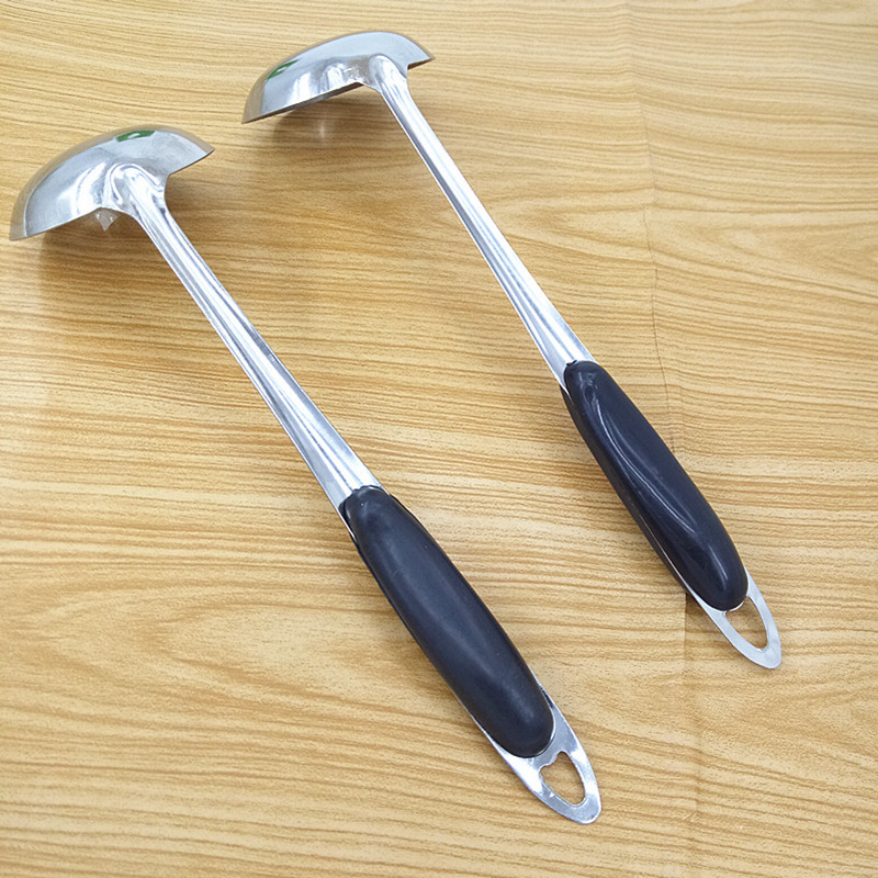 Factory direct sales of stainless steel hot pot spoons, black-handled small spoons, long-handled spoons, wholesale two-yuan supply Specification image