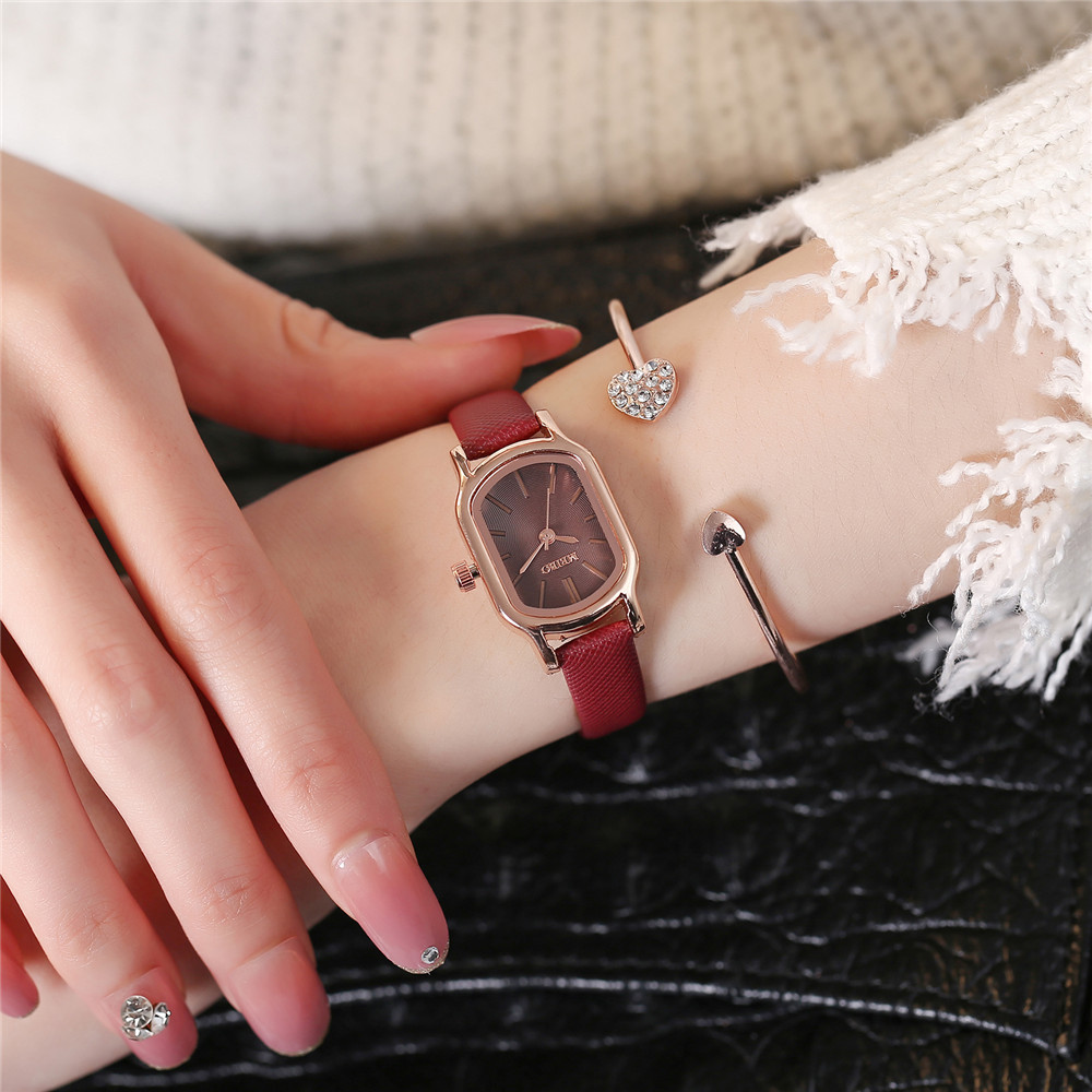 A new retro and simple leather strap women's watch with a square head and a trendy quartz watch that exudes a feminine charm Application Scenario