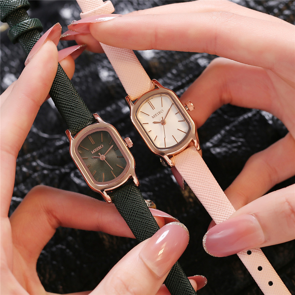 A new retro and simple leather strap women's watch with a square head and a trendy quartz watch that exudes a feminine charm Item Picture