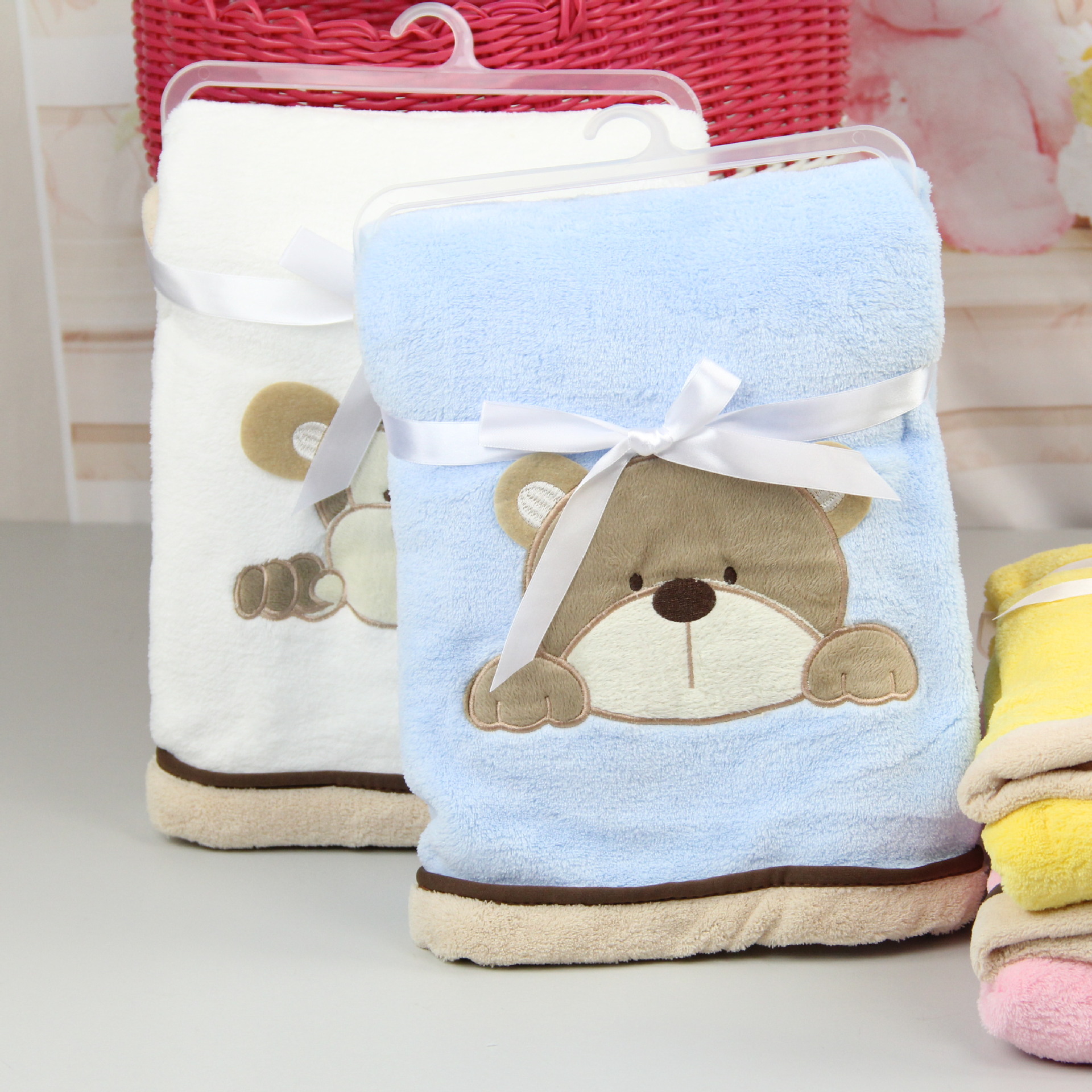 Soft fly coral velvet blanket cartoon embroidered blanket baby products Farai velvet baby blanket spring and summer single-layer blanket thumbnail