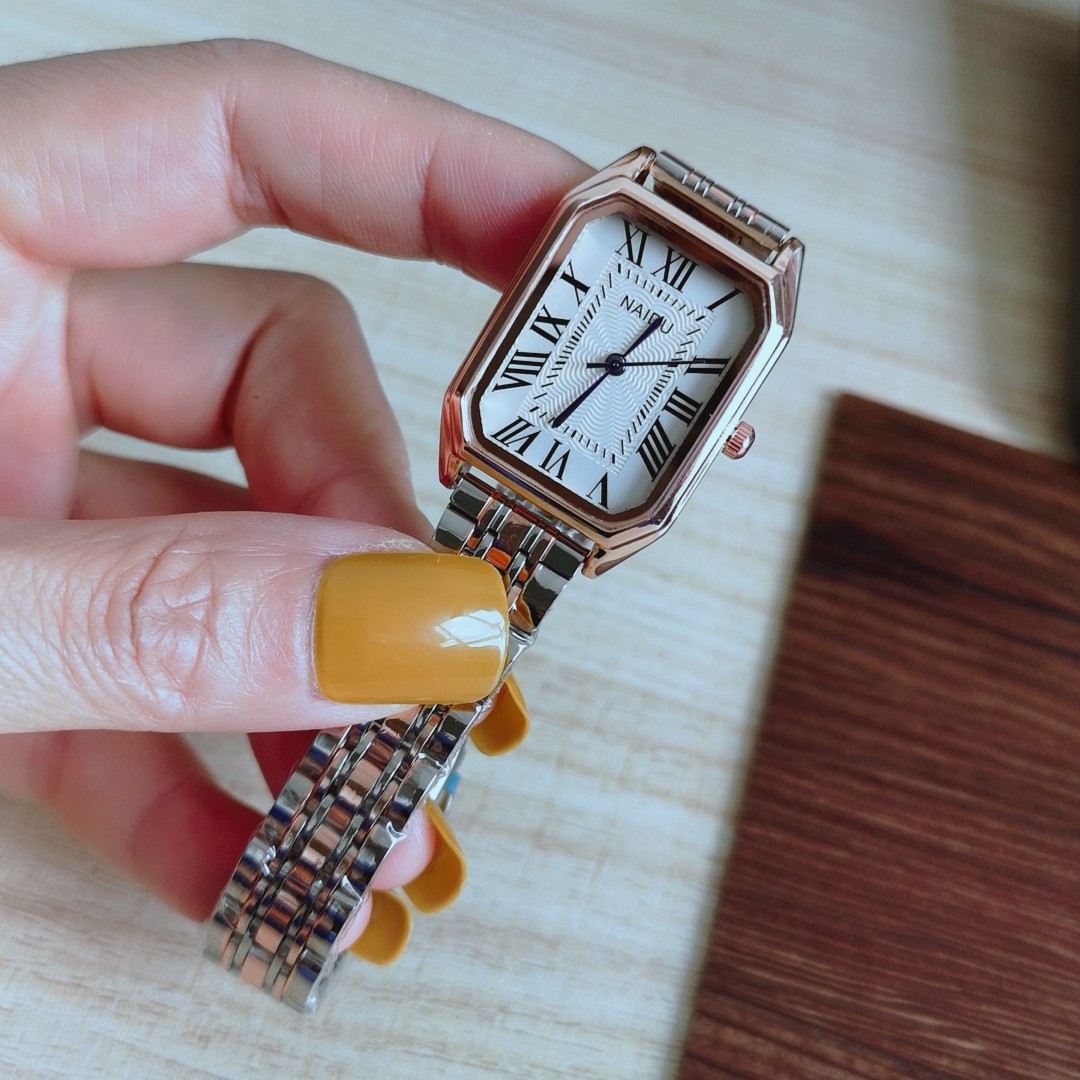 Korean version trendy and fashionable Roman rectangular quartz steel band quartz casual women's watch live streaming supply one-piece consignment
