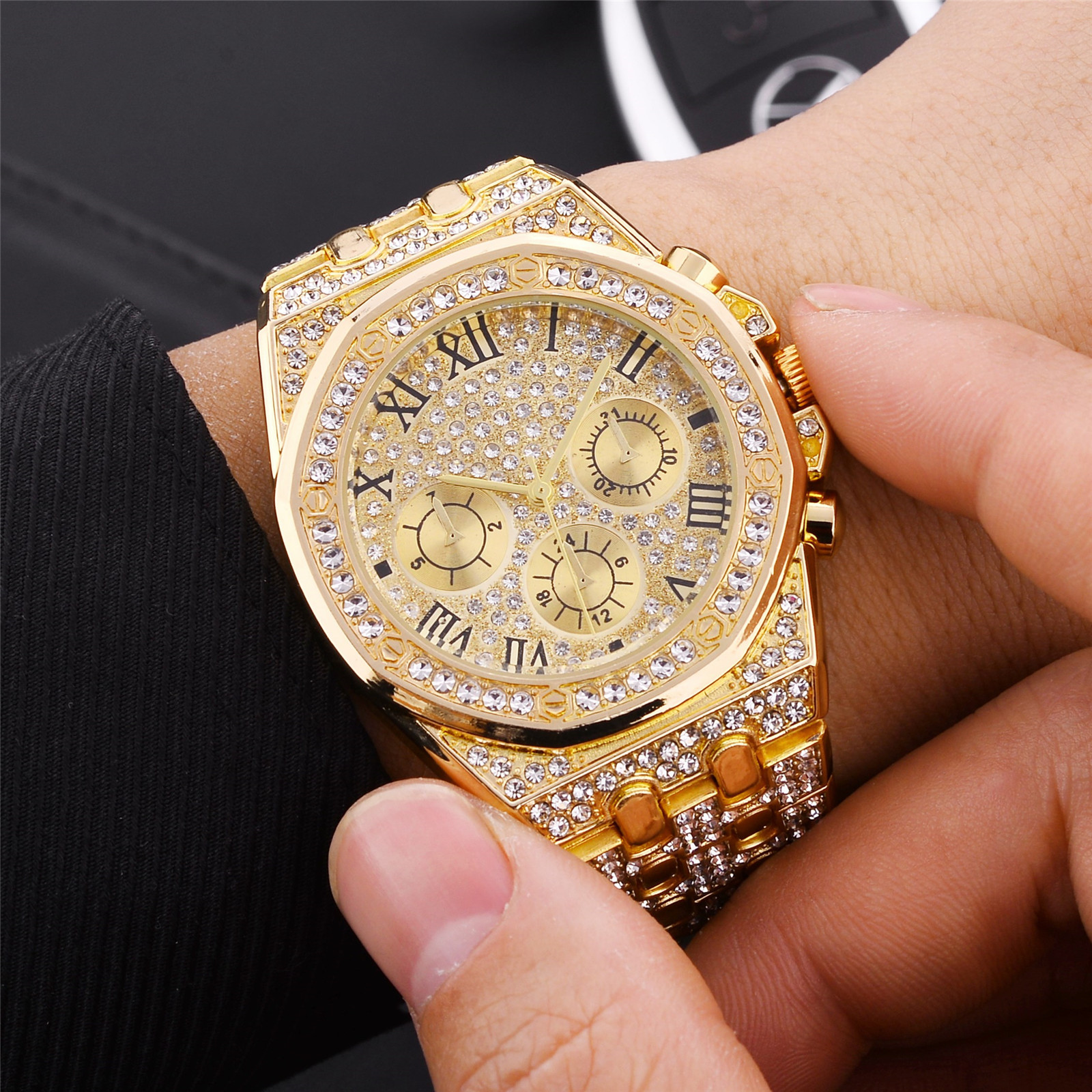 Men's diamond-encrusted English steel band watch, fashionable water diamond fashion watch, men's casual three-eye steel band watch details Picture