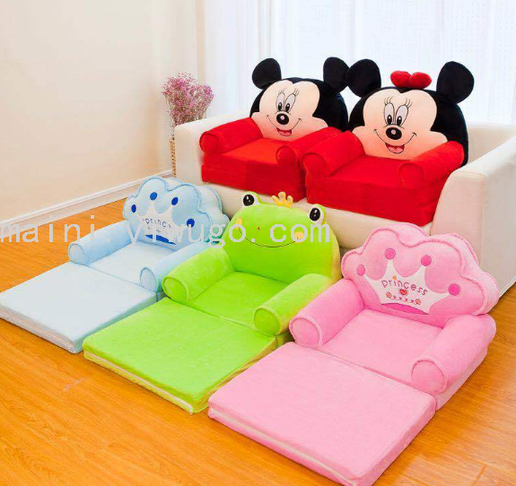 Cute animals reading cartoons learning sofa