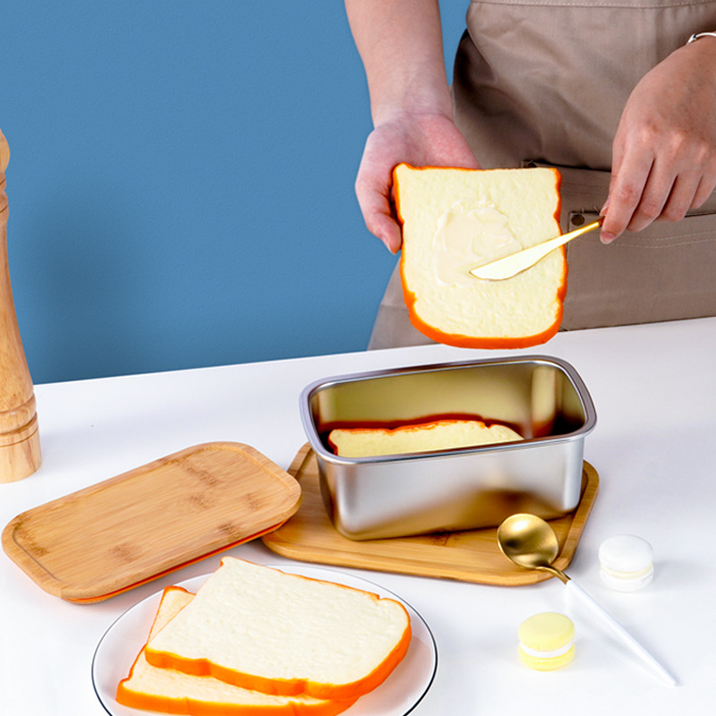 304 stainless steel bamboo lid lunch box, rectangular sealed wooden lid fresh-keeping box, refrigerator refrigerated storage, outdoor lunch box Application Scenario