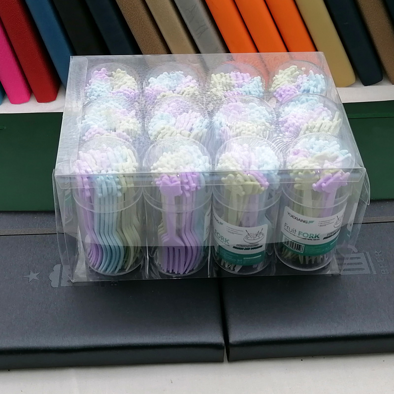 D2634 plastic fruit fork, fruit pick, disposable plastic household fruit cake fork, snack small fork Application Scenario