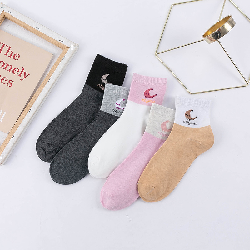 Anti-odor socks, women's mid-calf socks, spring and autumn styles, combed cotton spliced sweat-absorbing and breathable, cartoon Japanese jacquard socks wholesale details Picture