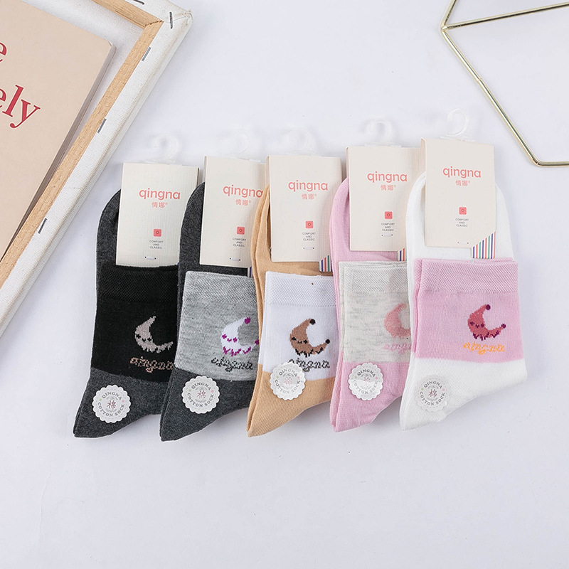Anti-odor socks, women's mid-calf socks, spring and autumn styles, combed cotton spliced sweat-absorbing and breathable, cartoon Japanese jacquard socks wholesale
