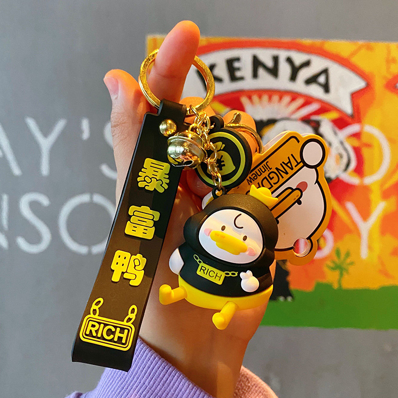 Proud duck keychain, creative and cute little duck key chain ring, women's gift wholesale, couple bag pendant Application Scenario