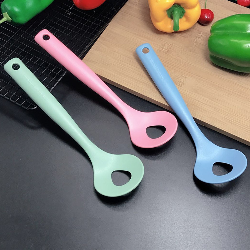 Kitchen gadgets: Meatball and meatball maker, hand-free meatball and fish ball extruder, creative plastic pill-pressing spoon details Picture
