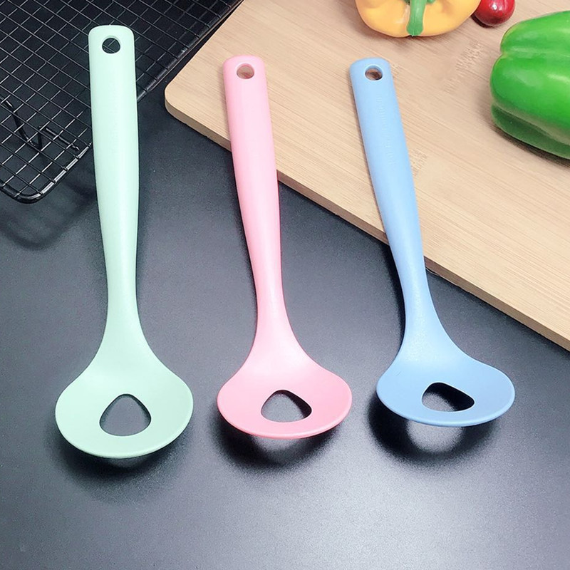 Kitchen gadgets: Meatball and meatball maker, hand-free meatball and fish ball extruder, creative plastic pill-pressing spoon Specification image