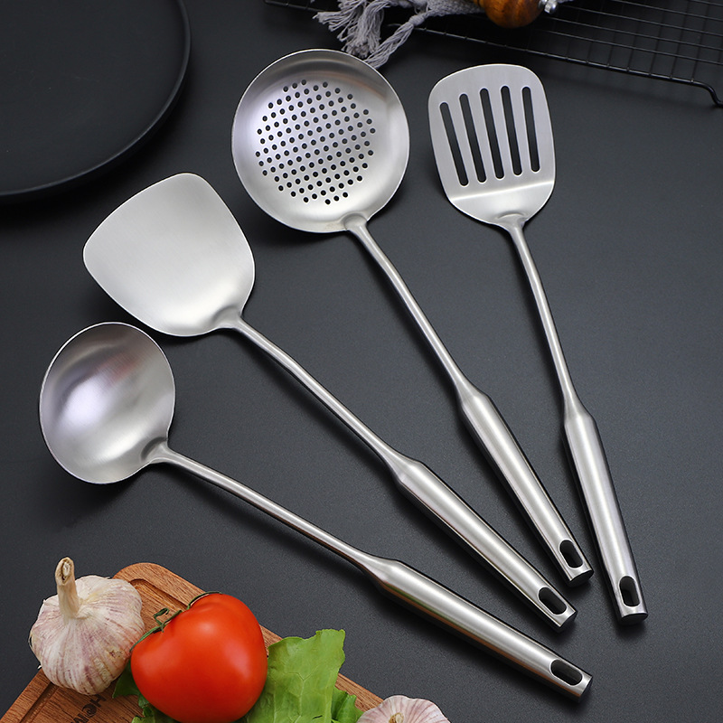 304 stainless steel spatula, strainer, stainless steel kitchenware 6-piece set, gift household kitchen set, hollow handle spatula, soup spoon, cooking spoon, spatula, kitchenware, kitchen tools, kitchenware set Application Scenario