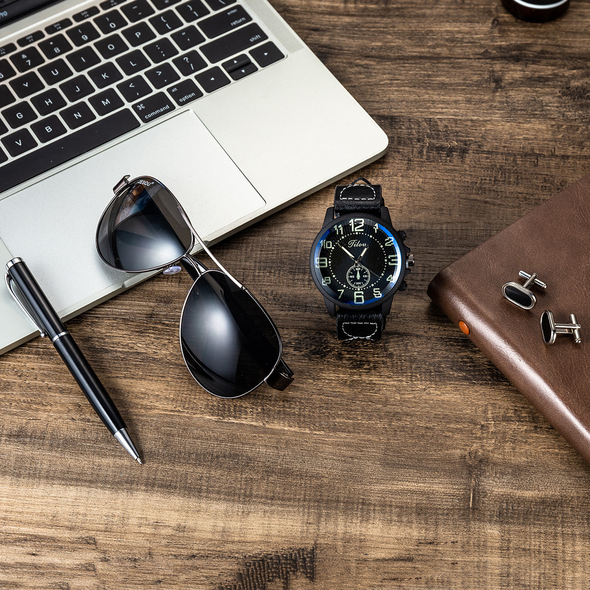 Men's gift set: Watch + sunglasses and pen set. Fashionable and trendy set: watch and sunglasses gift box Application Scenario