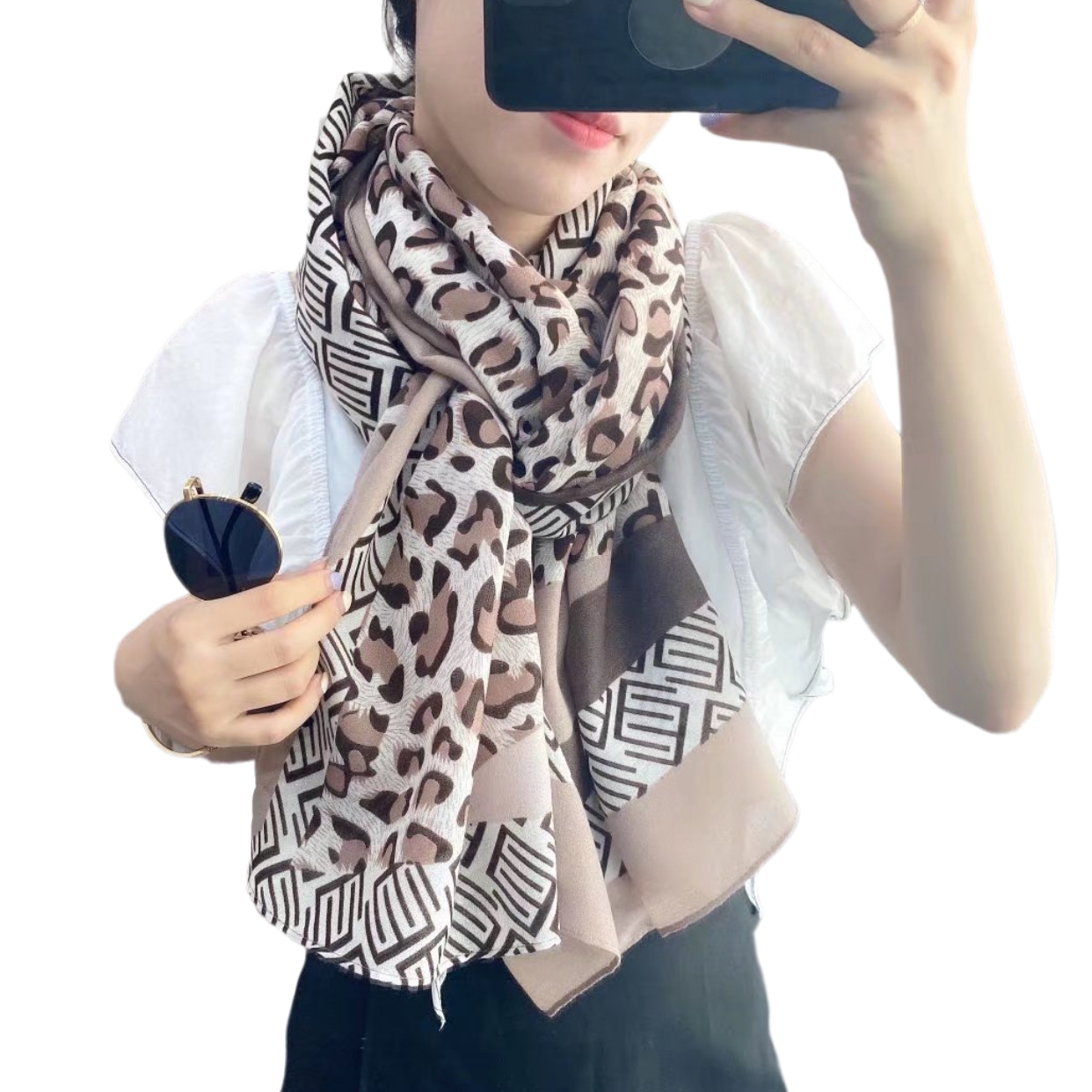 New cotton and linen scarves for women with leopard print letter patterns, spring and autumn warm silk scarves, factory direct sales in stock details Picture