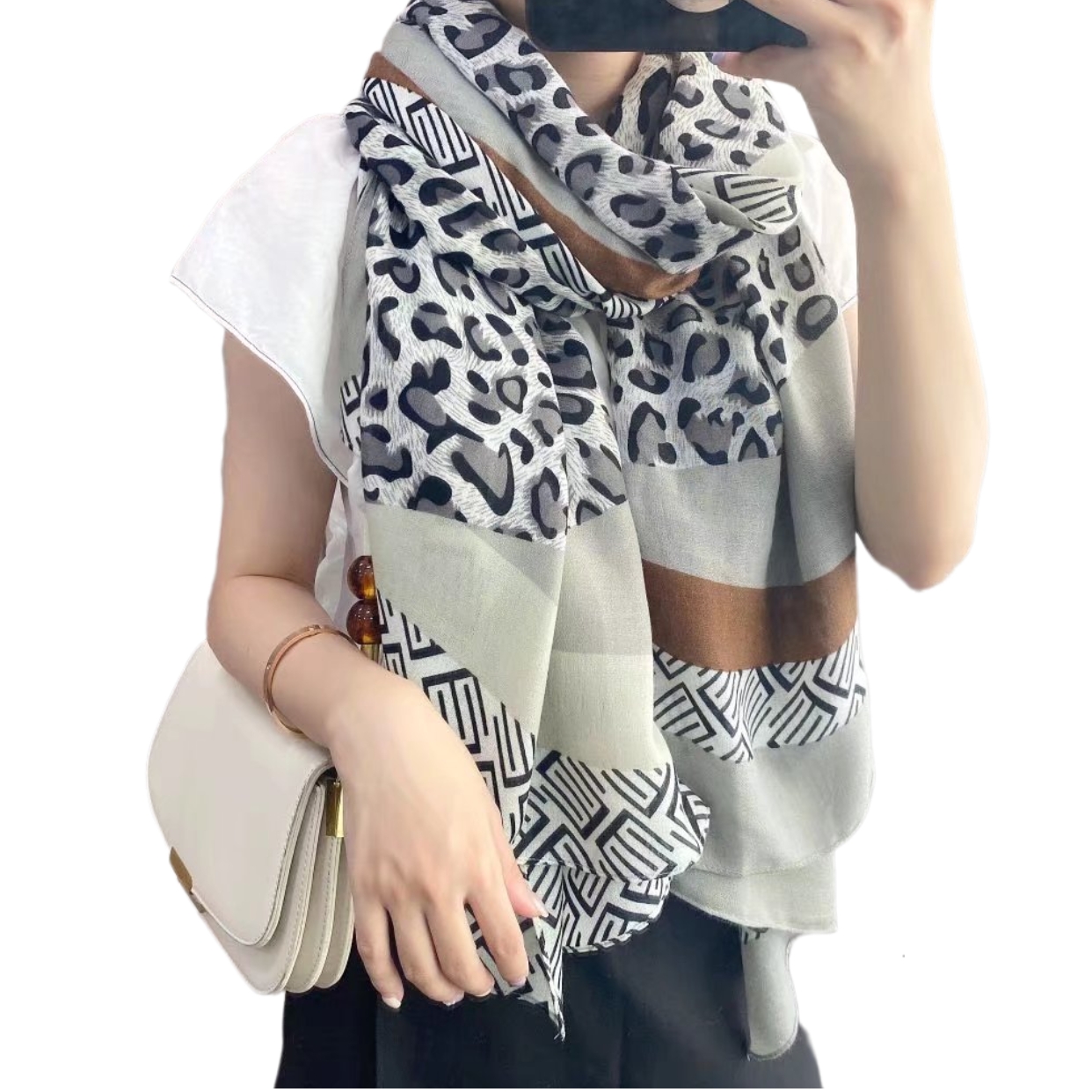 New cotton and linen scarves for women with leopard print letter patterns, spring and autumn warm silk scarves, factory direct sales in stock Application Scenario