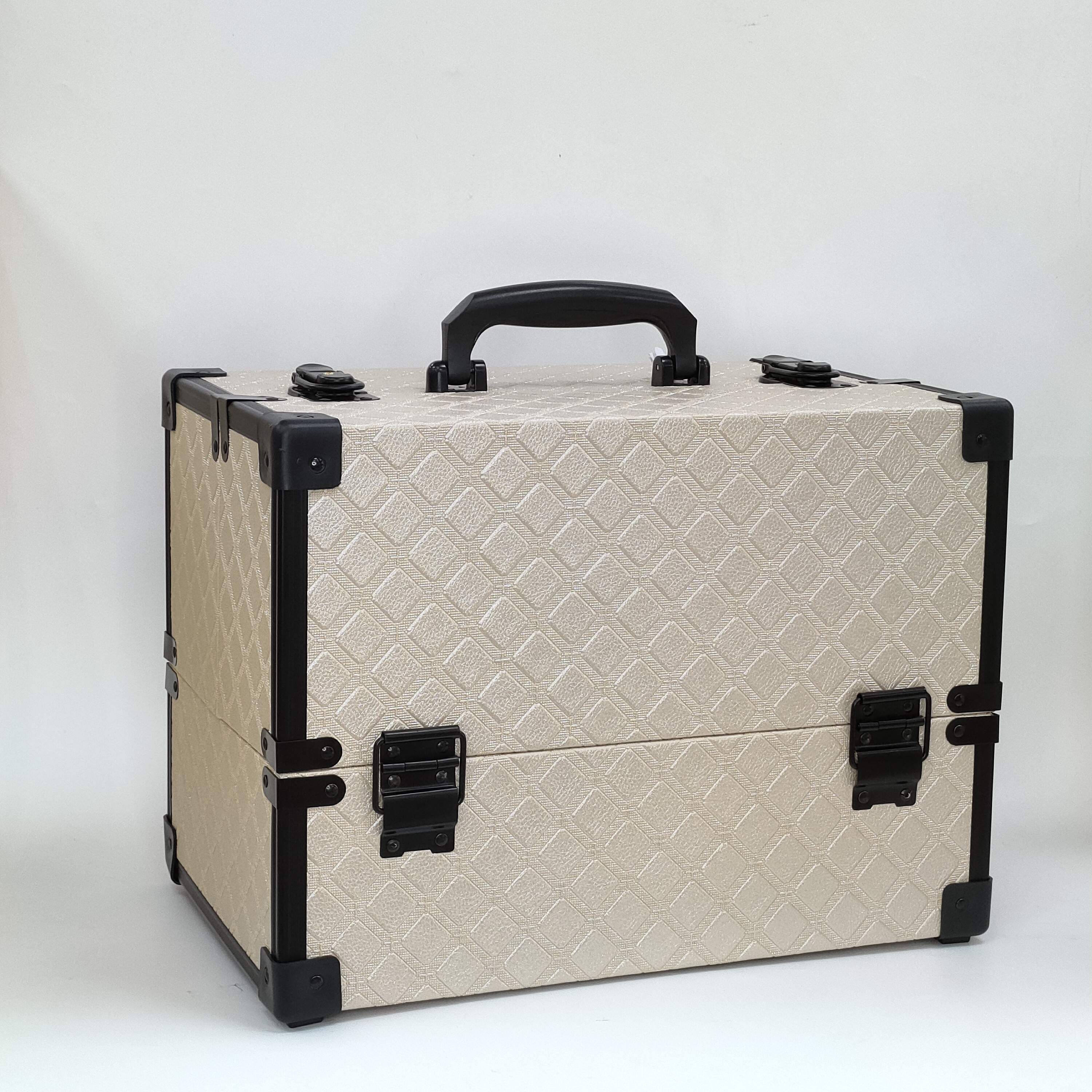 Adihua Leather diamond-shaped super popular tattoo, nail, beauty and makeup box, foot bath, ear cleaning special makeup aluminum box details Picture