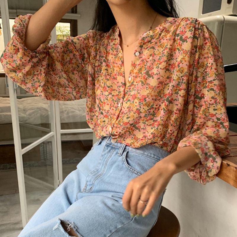Women's Instagram long-sleeved floral chiffon shirt 2021 new spring Korean style loose casual single-breasted top details Picture