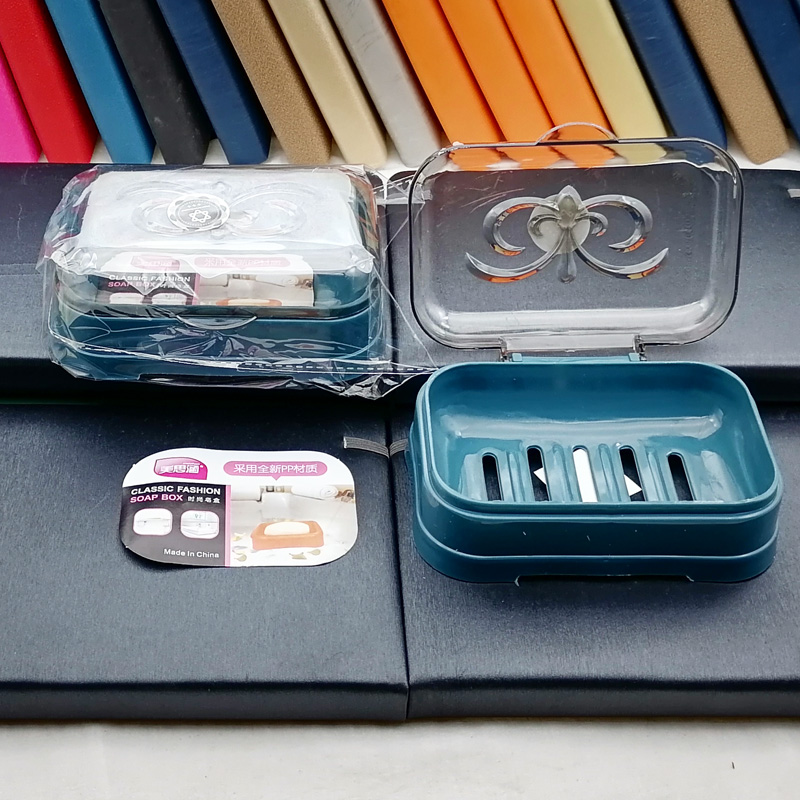 G1524 2205 Large transparent soap box, draining soap box with lid, bathroom plastic Application Scenario