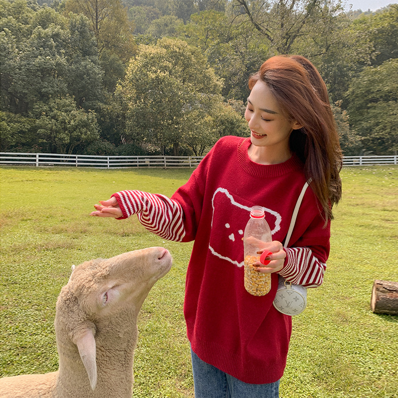This is a new autumn and winter collection of cute Japanese-style knitted sweaters for women, featuring a loose, forest-themed, sweet and laid-back style Specification image