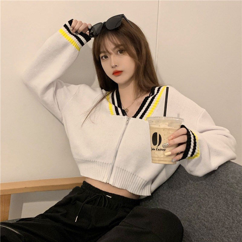 The sweater women's 2021 autumn new contrasting color top is paired with a cardigan and a loose, college-style short zippered knitted coat details Picture