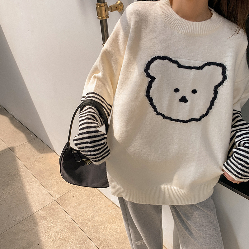 This is a new autumn and winter collection of cute Japanese-style knitted sweaters for women, featuring a loose, forest-themed, sweet and laid-back style details Picture
