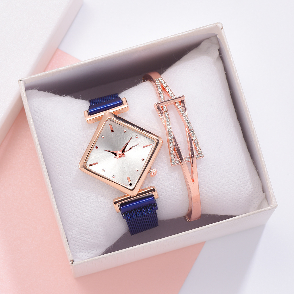 ins' new women's square-head fashion watch set, alloy band, women's personalized and simple quartz watch in stock