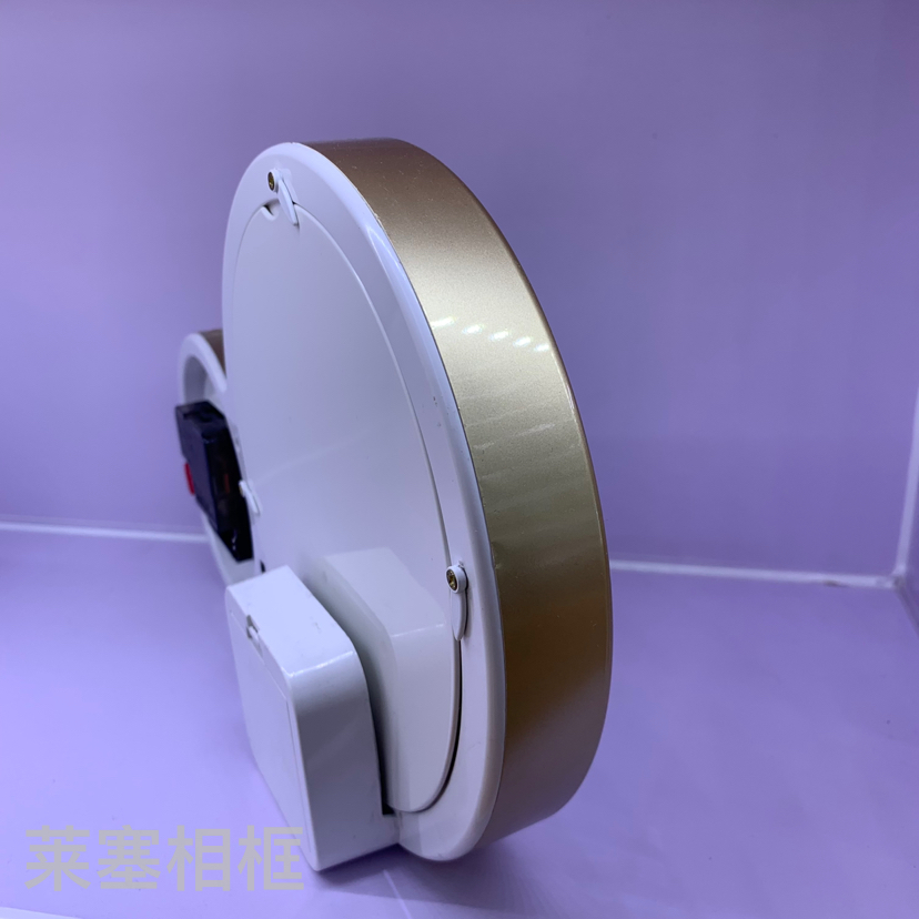 Fashionable handicrafts with a bell magic mirror photo frame display table Application Scenario