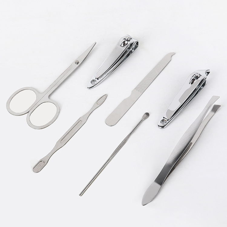 Printed logo gift nail clipper set, beauty and nail care tools, snap leather case 7-piece set, nail clipper set Application Scenario