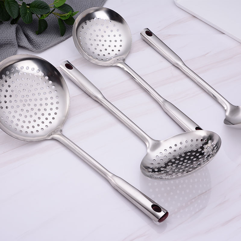 Wholesale of stainless steel soup shells, soup strainers for hot pot frying, filtering strainers, cooking soup spoons and kitchenware from manufacturers Application Scenario