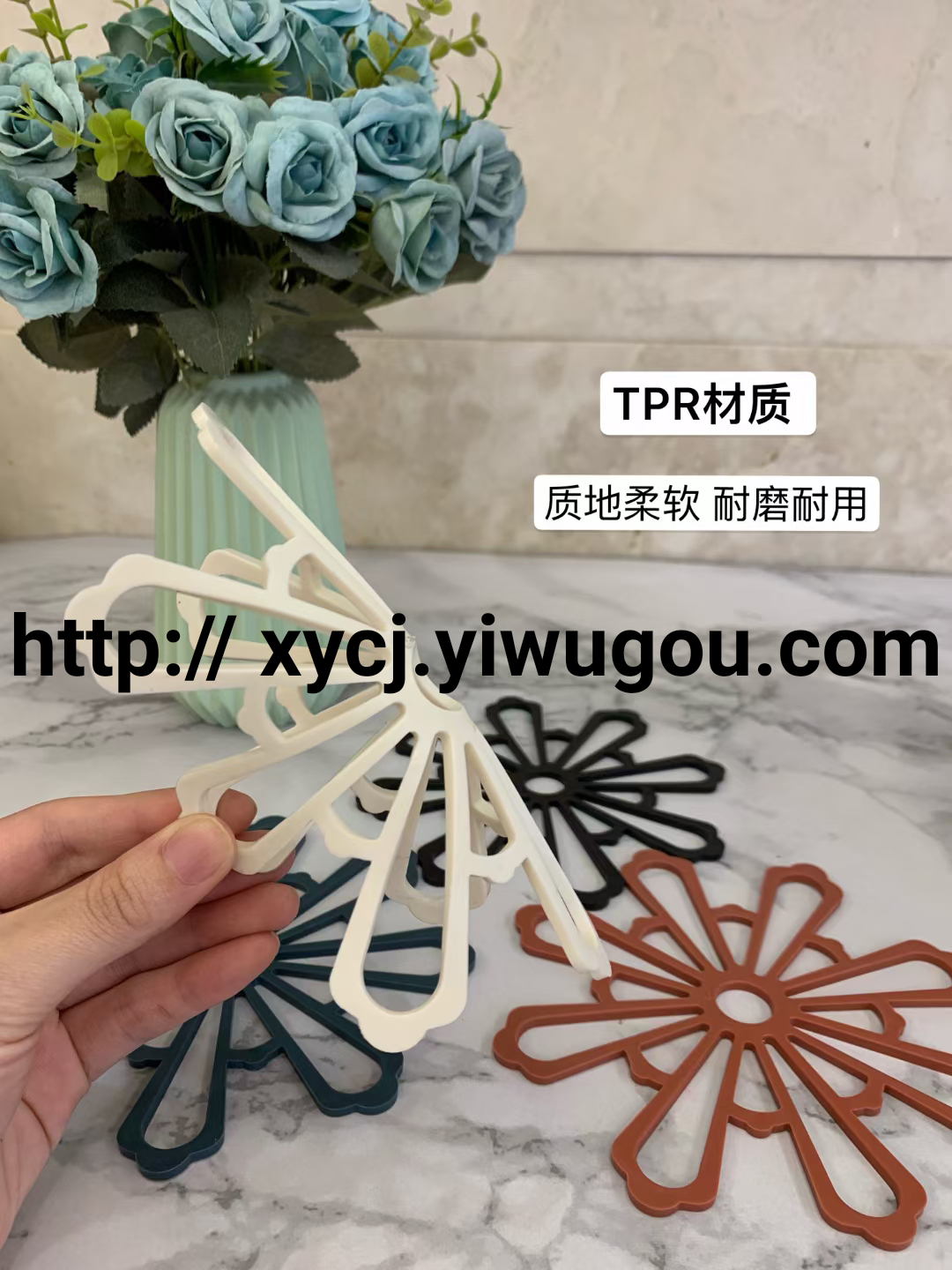 Geometric coasters, heat insulation pads, kitchen hollow pot pads, placemats, coasters, household table MATS, TPR circle pads Application Scenario