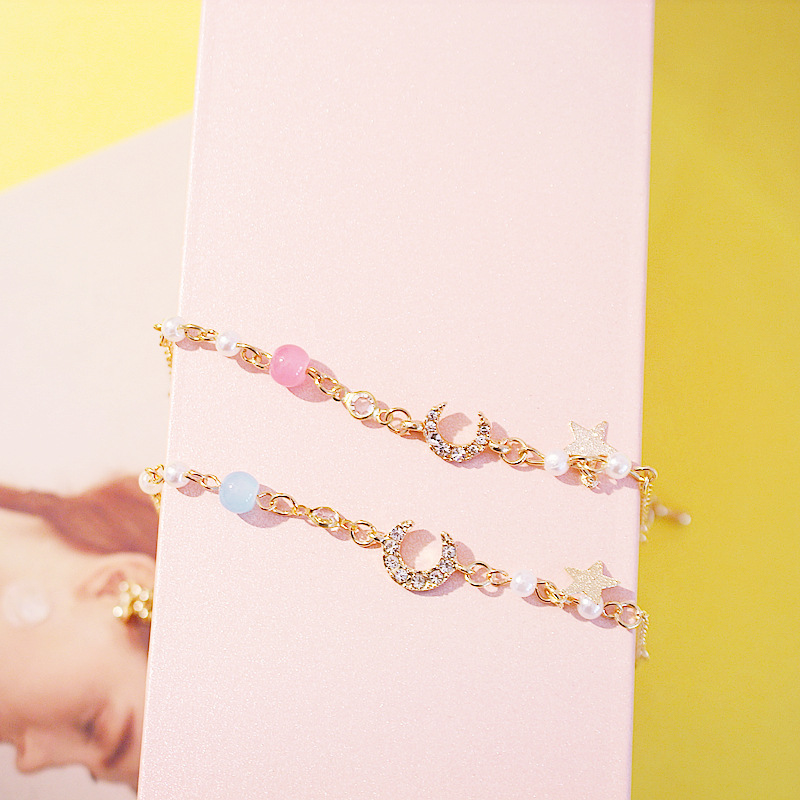 Korean version exquisite crystal bracelet, sweet and girlish heart, star and moon marble bracelet, fresh and delicate strawberry crystal jewelry details Picture