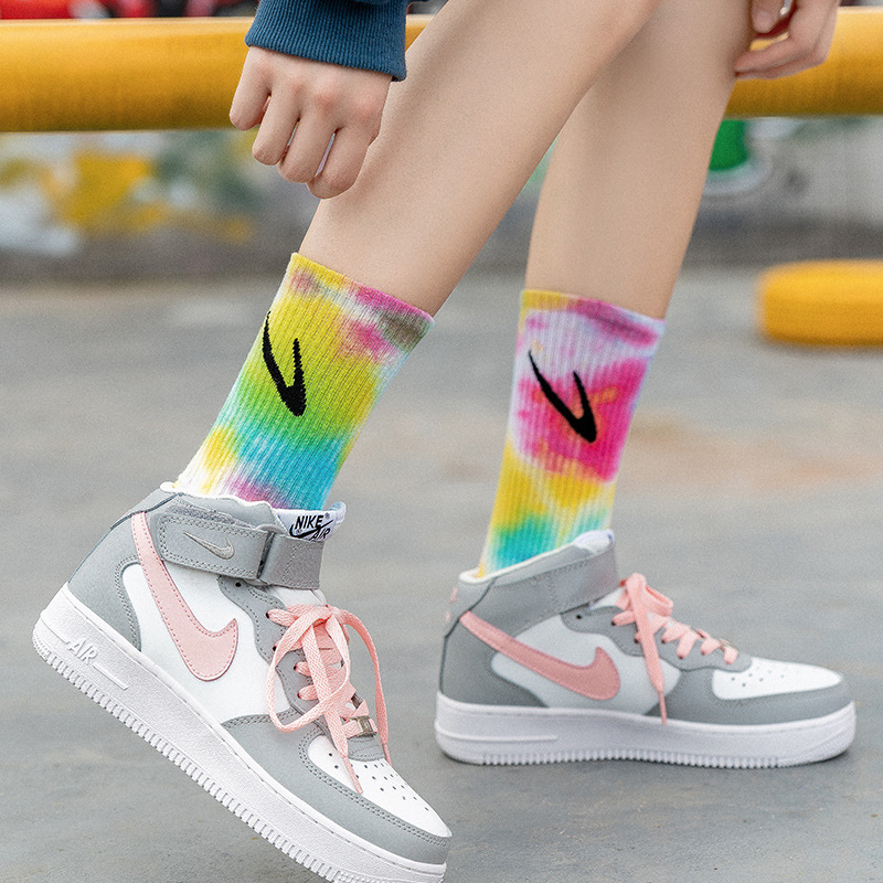 Tie-dyed hook hook mid-tube socks, women's sports, men's basketball, street fashion socks, ins cotton socks, Douyin high tube cotton socks, new thumbnail